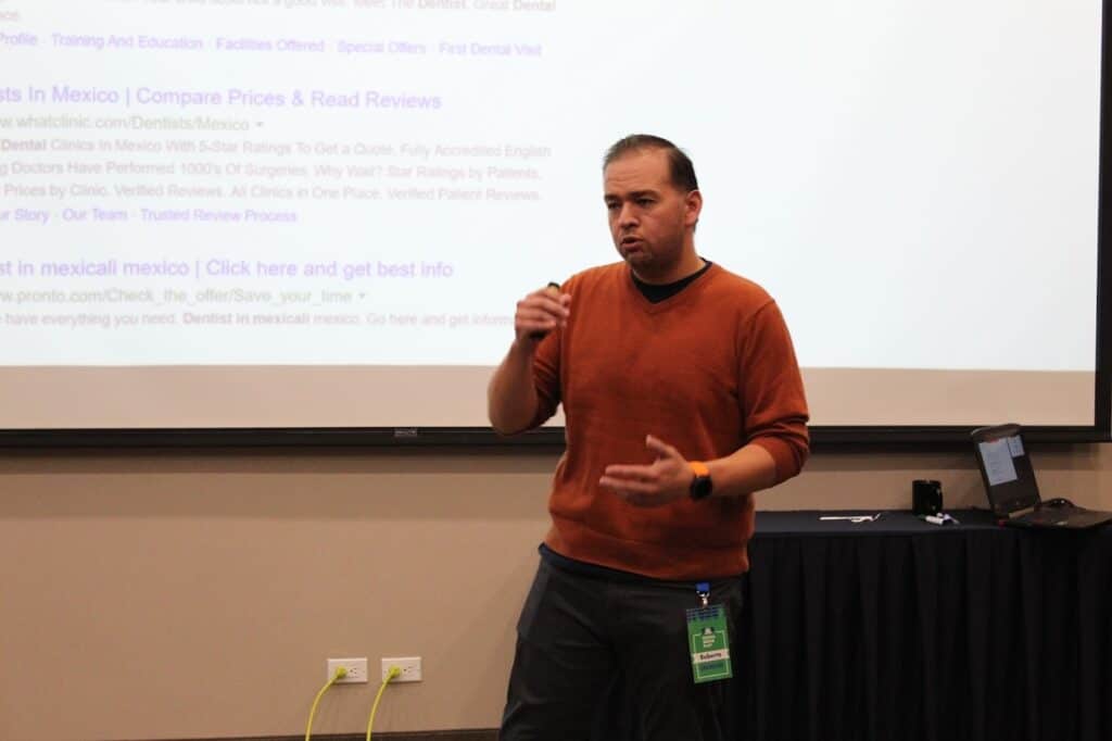 Roberto Robles, Consultor SEO