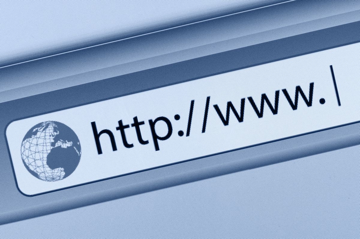 Detalle de la barra de direcciones de un navegador web que muestra "http://www." con el icono de un globo terráqueo a la izquierda.