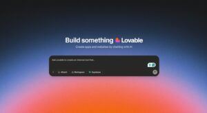 Una interfaz web con el texto "Build something Lovable" sobre un cuadro de chat para crear aplicaciones y sitios web con IA, con botones de adjuntar, espacio de trabajo y Supabase.