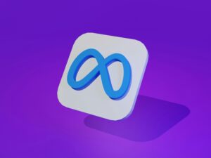 Logotipo Meta azul en 3D sobre un cuadrado redondeado blanco, con fondo morado.